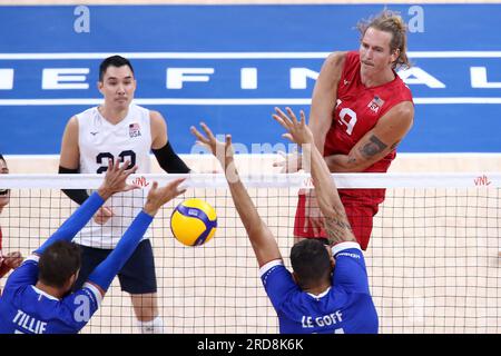 Danzig, Polen. 19. Juli 2023. Taylor Averill beim FIVB Volleyball Men's Nations League-Spiel zwischen den USA und Frankreich am 19. Juli 2023 in Danzig, Polen. (Foto: Piotr Matusewicz/PressFocus/Sipa USA) Guthaben: SIPA USA/Alamy Live News Stockfoto