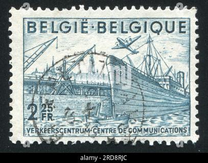 RUSSLAND KALININGRAD, 20. OKTOBER 2015: Briefmarke gedruckt von Belgien, zeigt Hafen, ca. 1947 Stockfoto