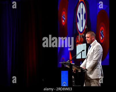 Nashville, Tennessee, USA. 19. Juli 2023. Billy NAPIER, Cheffußballtrainer der Florida Gators, spricht bei den SEC Football Media Days in Nashville mit den Medien. (Kreditbild: © Camden Hall/ZUMA Press Wire) NUR REDAKTIONELLE VERWENDUNG! Nicht für den kommerziellen GEBRAUCH! Stockfoto