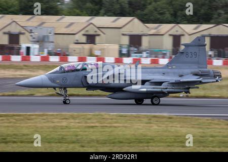 Die schwedische Luftwaffe SAAB JAS-39D Gripen auf der Royal International Air Tattoo 2023. Stockfoto