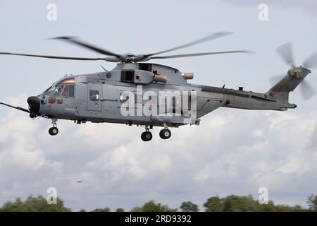 Die italienische Luftwaffe Leonardo HH-101A kommt auf der Royal International Air Tattoo 2023 an. Stockfoto