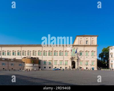 Palazzo del Quirinale) auf der Piazza del Quirinale Stockfoto