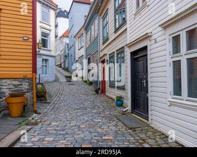 Holzverkleidetes Gebäude in Bergen, Norwegen Stockfoto