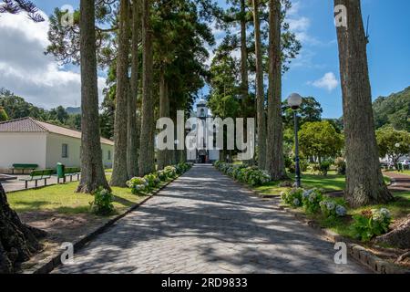 Sete Cidades, Azoren - 04.09.2019 São Nicolau Kirche - Dorfkirche in Sete Cidades, São Miguel, Azoren, Portugal Stockfoto