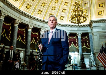 Washington, Usa. 19. Juli 2023. Haussprecher Kevin McCarthy (R-CA) spricht mit Reportern auf einer Pressekonferenz im U.S. Capitol. Kredit: SOPA Images Limited/Alamy Live News Stockfoto