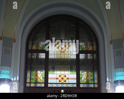 Art-Nuvau-Buntglas im Rathaus der Tschechischen Republik Prag Stockfoto