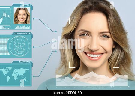 Gesichtserkennungssystem. Frau mit Scannerrahmen und persönlichen Daten auf grauem Hintergrund Stockfoto