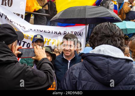 BOGOTA, KOLUMBIEN - 19. JULI 2023. Ehemaliger Minister Diego Molano zum friedlichen Protest der Mitglieder der aktiven Reserve des Militärs und der Polizei Stockfoto