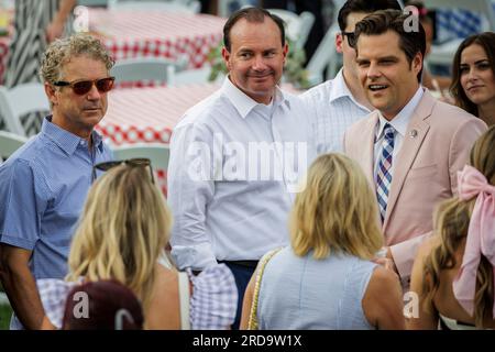 Von links nach rechts: United States Senator Rand Paul, M.D. (Republikaner von Kentucky), US-Senator Mike Lee (Republikaner von Utah) und US-Repräsentant Matt Gaetz (Republikaner von Florida) nehmen am 19. Juli 2023 am Kongresspicknick des Weißen Hauses auf dem südlichen Rasen des Weißen Hauses in Washington, DC Teil. Kredit: Samuel Corum/Pool über CNP/MediaPunch Stockfoto