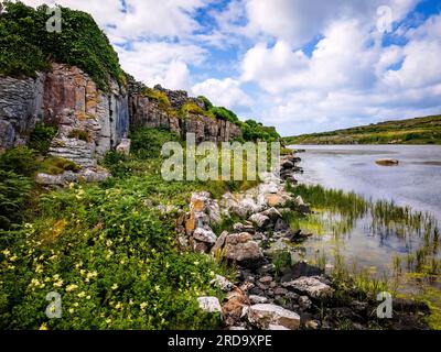 Wunderschöner großer See auf der Insel Inisheer Aran Irland Touristenattraktion Niemand Stockfoto