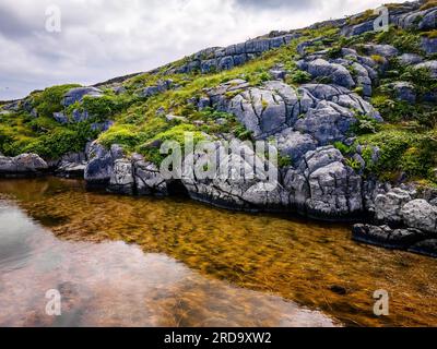 Wunderschöner großer See auf der Insel Inisheer Aran Irland Touristenattraktion Niemand Stockfoto