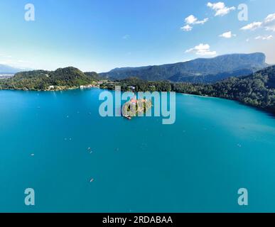 Weitwinkelblick auf den Bleder See - Bled, Slowenien Stockfoto