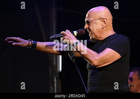 Rom, Italien. 20. Juli 2023. Enrico Ruggeri at Estate al Maximo 2023, Centro Commerciale Maximo, Juli 19. 2023 Rom, Italien Kredit: Live Media Publishing Group/Alamy Live News Stockfoto