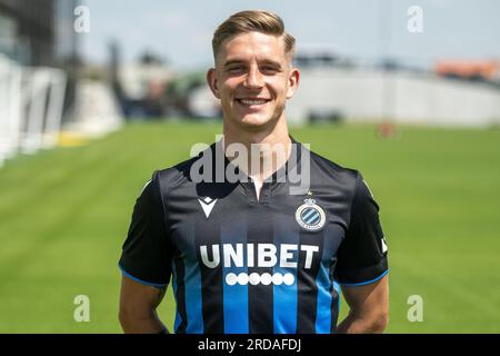 Knokke Heist, Belgien. 18. Juli 2023. Michal Skoras des Clubs posiert für ein Porträtfoto beim Fotoshooting des belgischen Jupiler Pro League Teams Club Brugge KV aus der Saison 2023-2024, Dienstag, den 18. Juli 2023 in Knokke-Heist. BELGA PHOTO LUC CLAESSEN Credit: Belga News Agency/Alamy Live News Stockfoto