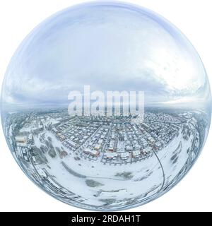 Winterlicher Blick auf das neue Viertel Sheridan Park im Westen Augsburgs in Bayern Stockfoto