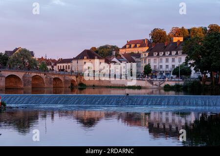 Abendlicht, Pont de Pierre über dem Fluss Saone Gray Vesoul Haute-Saone Bourgogne-Franche-Comte Frankreich Stockfoto