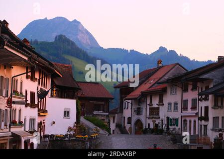 Gruyéres Straßenfoto Stockfoto