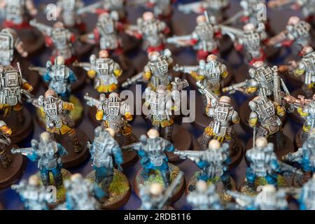 Set von spielenden Action-Figuren, Warhammer 40.000 Miniatur-Figur Stockfoto