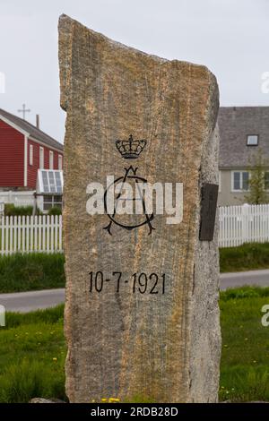 Gedenktafel Steindenkmal der Kirche unseres Erlösers, Kathedrale von Nuuk, im Juli in Nuuk, Grönland Stockfoto