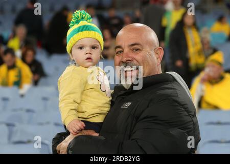 Sydney, Australien. 20. Juli 2023. Australische Fans vor dem FIFA Women's World Cup 2023 zwischen Australia Women und Republic of Ireland Women im Stadium Australia, Sydney, Australien am 20. Juli 2023. Foto von Peter Dovgan. Nur redaktionelle Verwendung, Lizenz für kommerzielle Verwendung erforderlich. Keine Verwendung bei Wetten, Spielen oder Veröffentlichungen von Clubs/Ligen/Spielern. Kredit: UK Sports Pics Ltd/Alamy Live News Stockfoto