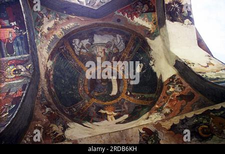 Sucevita, Bezirk Suceava, Rumänien, 1998. Fresken an der Fassade der Kirche aus dem 16. Jahrhundert im Kloster Sucevita. Stockfoto