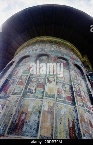 Sucevita, Bezirk Suceava, Rumänien, 1998. Fresken an der Außenseite des mittelalterlichen Klosters Sucevita. Stockfoto