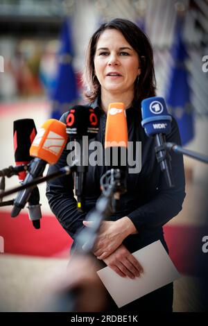 Brüssel, Belgien. 20. Juli 2023. Die Bundesaußenministerin Annalena Baerbock wurde vor einer Arbeitssitzung der EU-Außenminister vor der Tür getroffen. Brüssel, Den 20.07.2023. Kredit: dpa/Alamy Live News Stockfoto