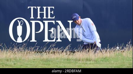 Hoylake, Großbritannien. 20. Juli 2023. Der englische Matthew Fitzpatrick schlägt am ersten Tag der Open Championship 151. in Hoylake am Donnerstag, den 20. Juli 2023 aus dem nichts ins erste Loch. Foto: Hugo Philpott/UPI Credit: UPI/Alamy Live News Stockfoto