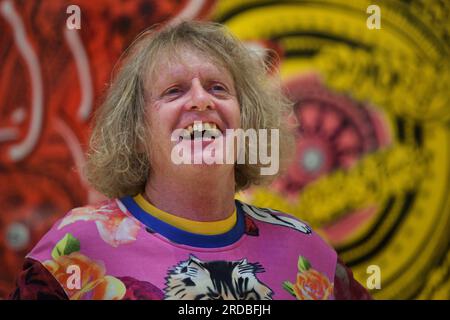 Edinburgh Scotland, Vereinigtes Königreich, 20. Juli 2023. Sir Grayson Perry beim Fototermin für Grayson Perry: Smash Hits Kunstausstellung in den National Galleries of Scotland, Royal Scottish Academy, The Mound. Live-Nachrichten von sst/alamy Stockfoto