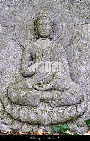 Buddha in Lotusposition, Hände bilden die Vitarka Mudra Stockfoto