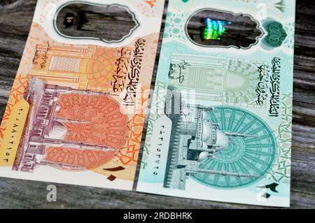 Neue ägyptische Polymergeld-Banknoten Bargeld-Banknoten Hintergrund des ägyptischen 20 EGP LE 20 Pfund und 10 Pfund mit Moscheen von Mohamed Ali und Stockfoto