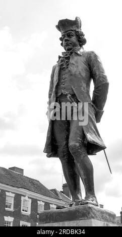 Statue von James Boswell, Market Square, Market Street, Lichfield, Staffordshire, England, Großbritannien Stockfoto