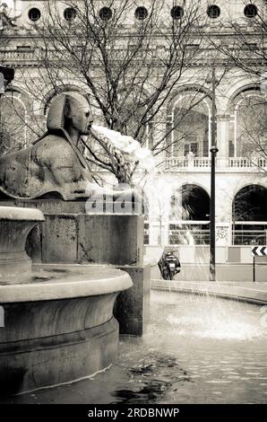 Sphinxen des Palmenbrunnens in Paris, Frankreich Stockfoto