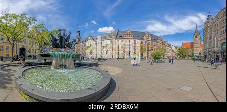 Panoramabild des Platzes bei der Wut in Eisenach während des Sonnentages Stockfoto