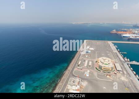 Luftaufnahme des islamischen Seehafens Jeddah an einem sonnigen Tag Stockfoto
