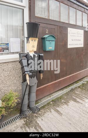 Settle Flower pot Festival, 10.-jähriges Jubiläum, 2023. Viel mehr Kunst und Bautechnik gibt es in dieser Marktstadt von North Yorkshire zu sehen und zu genießen. Stockfoto