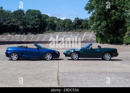 Offene Sportwagen MGF und Mk1 Mazda MX5 Stockfoto