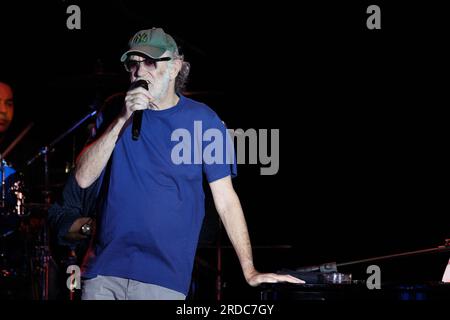 Florenz, Italien. 19. Juli 2023. Franco De Gregori tritt am 17. Juli 2023 auf dem Musart Festival auf der Piazza SS. Annunziata, Florenz, Italien, in Konzert auf der Il Tour auf. (Foto: Andrea Martini/NurPhoto) Kredit: NurPhoto SRL/Alamy Live News Stockfoto