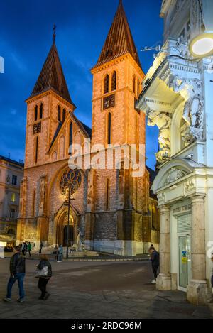 Die Sacred Heart Cathedral in der Ferhadija Street, im Zentrum von Sarajewo, Bosnien-Herzegowina, Balkan-Halbinsel, Osteuropa. Stockfoto