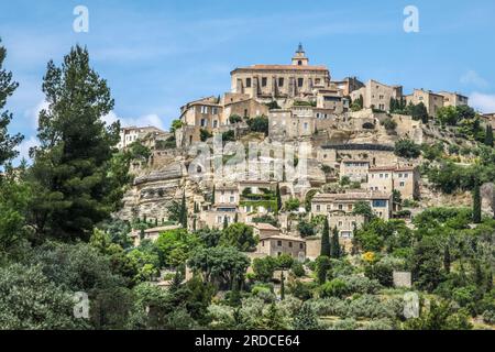 Geografie / Reise, Frankreich, Provence, Gordes, Blick in Richtung des Bergdorfes Gordes im Luberon, ZUSÄTZLICHE-RECHTE-FREIGABE-INFO-NICHT-VERFÜGBAR Stockfoto