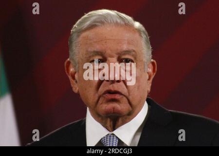 Mexiko-Stadt, Mexiko. 19. Juli 2023. 19. Juli 2023, Mexiko-Stadt, Mexiko: Der mexikanische Präsident Andres Manuel Lopez Obrador speist während der täglichen Briefing-Konferenz im Nationalpalast. Am 19. Juni 2023 in Mexiko-Stadt, Mexiko. (Foto: Carlos Santiago/Kredit: Eyepix Group/Alamy Live News Stockfoto