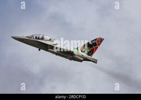 Italienische Luftwaffe Leonardo T-346A Meister beim Royal International Air Tattoo 2023. Stockfoto