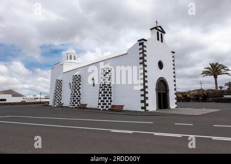 Blick auf die Eremitage, wo sich das Bild von Nuestra Senora de los Dolores befindet, in Tinajo, Lanzarote, Kanarische Inseln, Spanien Stockfoto