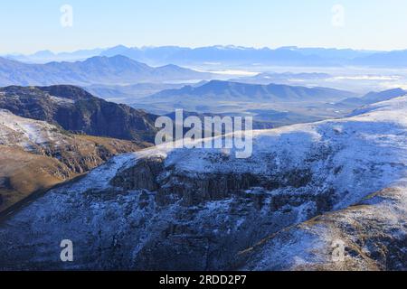 Cape Fold Mountains, fotografiert während eines Juli-Winters 2023. Stockfoto