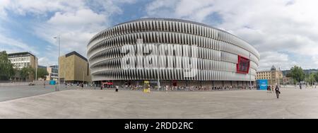 Bilbao Spanien - 07 05 2021 Uhr: Panoramablick von außen auf das Fußballstadion San Mamés, das berühmte Athletic Club Bilbao Stadion, ein modernes Architektenstück Stockfoto