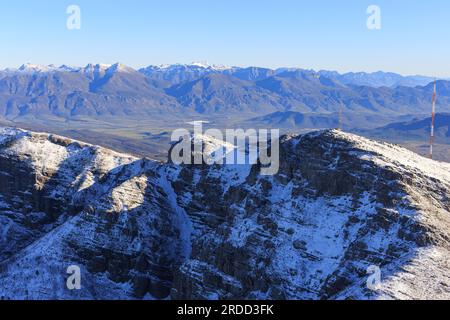 Cape Fold Mountains, fotografiert während eines Juli-Winters 2023. Stockfoto