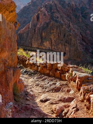 Black Bridge Colorado River kreuzt den Bright Angel Trail Grand Canyon National Park Stockfoto