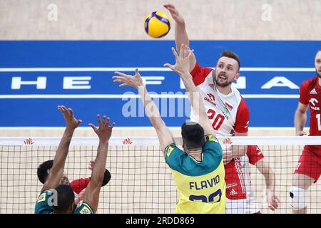 Danzig, Polen. 20. Juli 2023. Mateusz Bieniek während des FIVB Volleyball Männer-Liga-Spiels zwischen Polen und Brasilien am 19. Juli 2023 in Danzig Polen. (Foto: Piotr Matusewicz/PressFocus/Sipa USA) Guthaben: SIPA USA/Alamy Live News Stockfoto