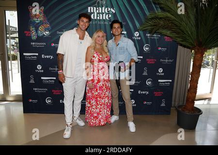 Dennis Felber, Marlisa Rudzio alias Mrs. Marlisa und Olcay Özdemir bei Mates Date Influencer Event auf der Berliner Modewoche Frühling/Sommer 2024 in de Stockfoto