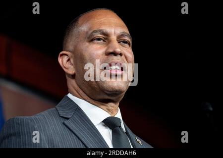 Washington, Usa. 20. Juli 2023. USA Repräsentant Hakeem Jeffries (D-NY), der auf einer Pressekonferenz im US-Kapitol sprach. (Foto: Michael Brochstein/Sipa USA) Guthaben: SIPA USA/Alamy Live News Stockfoto